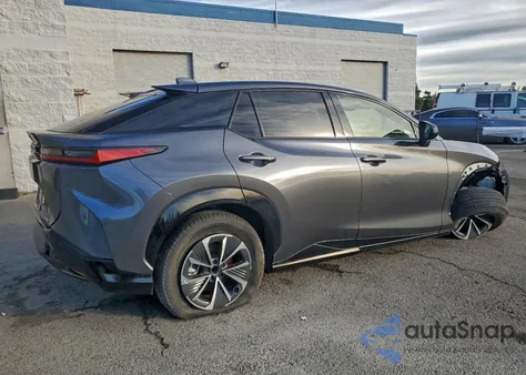 2024 Lexus Rz 300E z USA, uszkodzony, nr VIN JTJABABB2RA000685